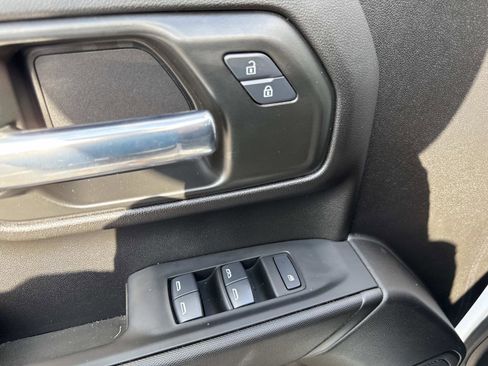 Used 2025 Chevrolet Silverado 1500 W/T image 17