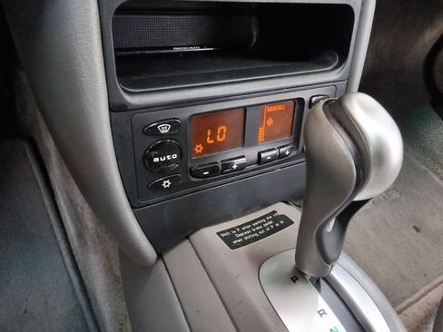 Used 2001 Porsche 911 Carrera RWD image 25