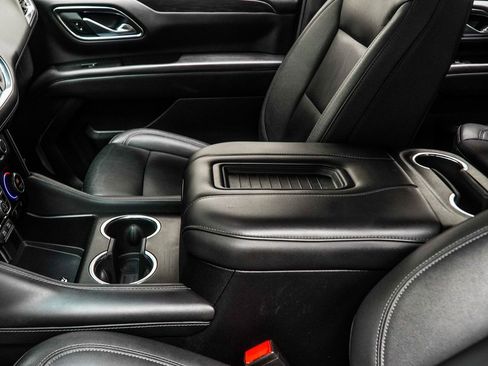 Used 2024 Chevrolet Suburban LT image 19