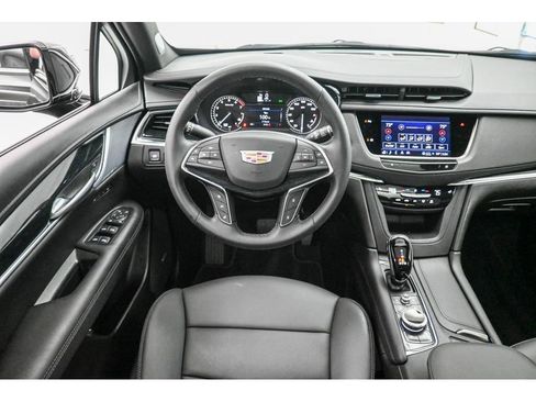 Certified 2025 Cadillac XT5 Premium Luxury FWD image 29