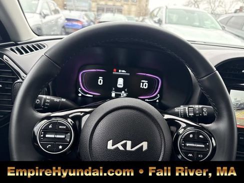 Used 2023 Kia Soul EX image 29
