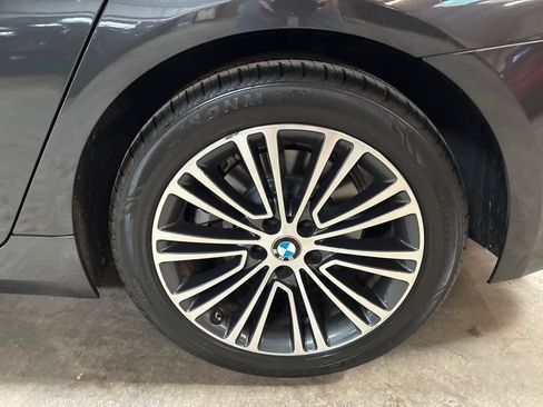Used 2019 BMW 530i xDrive w/ Convenience Package AWD/4WD image 7