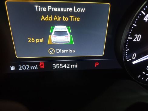 Used 2022 Buick Envision Essence w/ Sport Touring Package image 14