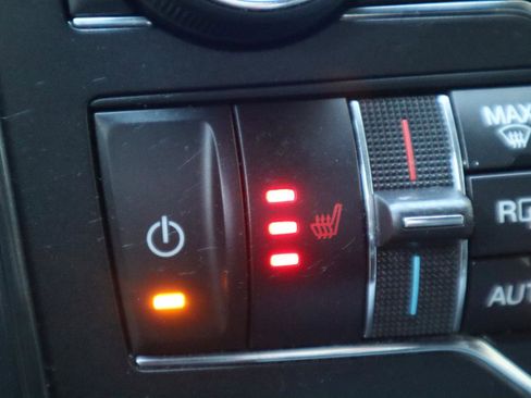 Used 2017 Ford Explorer XLT w/ Equipment Group 202A image 81