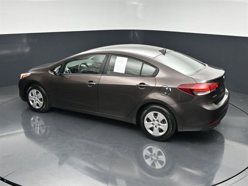 Used 2018 Kia Forte LX FWD image 25