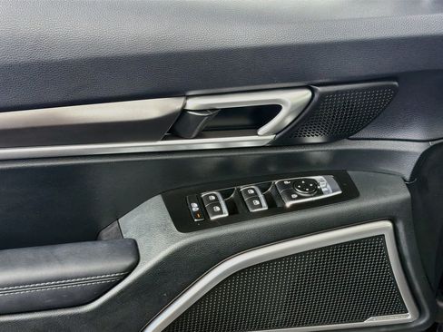 Used 2025 Kia Telluride LX FWD image 15