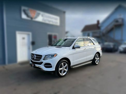 Used 2017 Mercedes-Benz GLE 350 4MATIC image 4