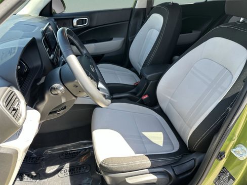 Certified 2023 Hyundai Venue SEL FWD image 16