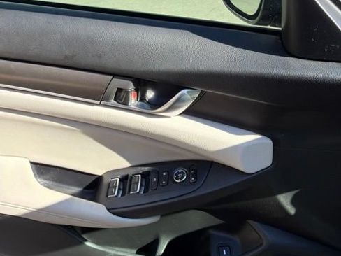 Used 2018 Honda Accord LX image 14