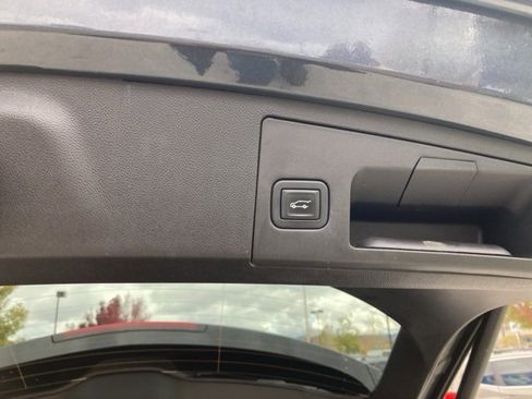 Used 2021 Cadillac XT4 Sport image 10