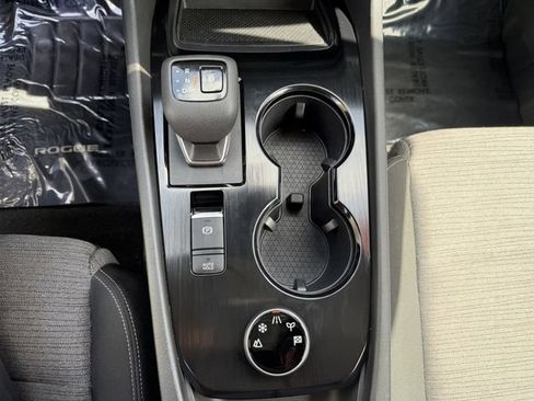 Used 2023 Nissan Rogue SV AWD/4WD image 23