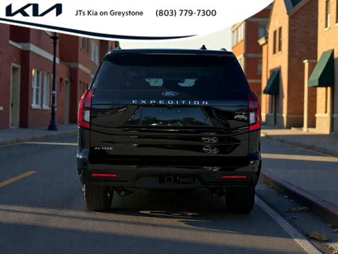 Used 2025 Ford Expedition Active image 1