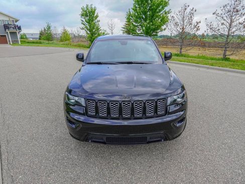 Used 2020 Jeep Grand Cherokee Altitude AWD/4WD image 16