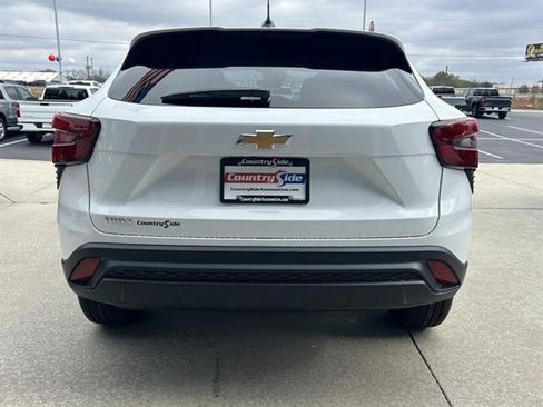 New 2026 Chevrolet Trax LS w/ LS Convenience Package image 8