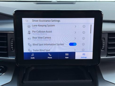 Used 2020 Ford Explorer XLT w/ Equipment Group 202A image 24