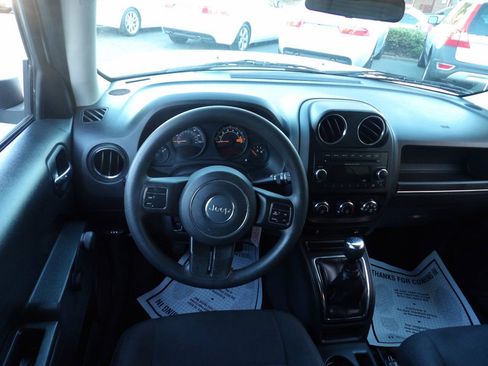 Used 2015 Jeep Patriot Sport FWD image 5