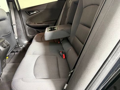 Used 2025 Chevrolet Malibu LT FWD image 18