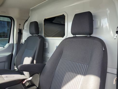 Used 2019 Ford Transit 250 130 Low Roof image 16