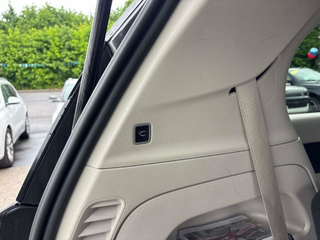 Used 2023 Chrysler Voyager LX FWD image 21
