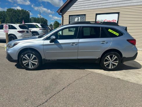 Used 2018 Subaru Outback 2.5i Limited AWD/4WD image 8