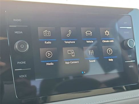 Used 2025 Volkswagen Taos SE image 20