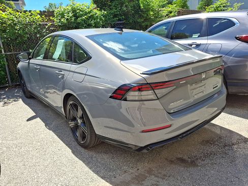 Used 2025 Honda Accord Sport image 2