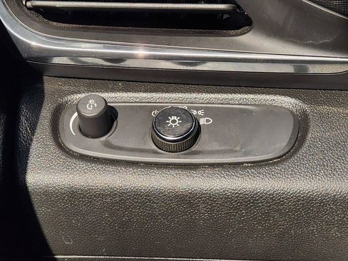 Used 2024 Buick Envista Preferred image 22