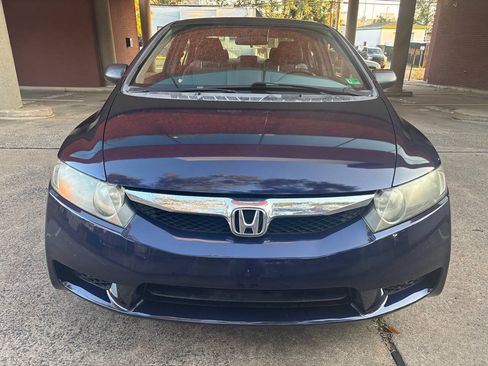Used 2010 Honda Civic DX-VP image 2