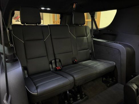 Used 2025 Cadillac Escalade ESV Sport w/ Touring Package image 28