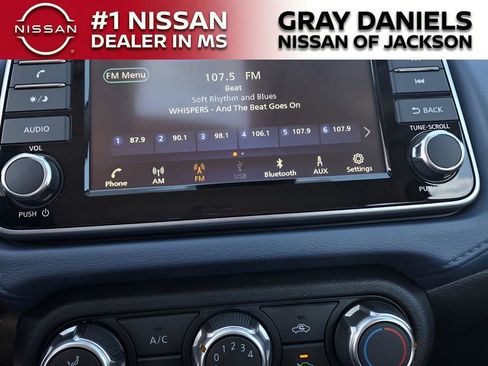 New 2025 Nissan Versa SV image 6