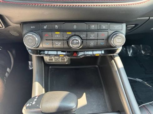 Used 2024 Dodge Durango GT AWD/4WD image 30