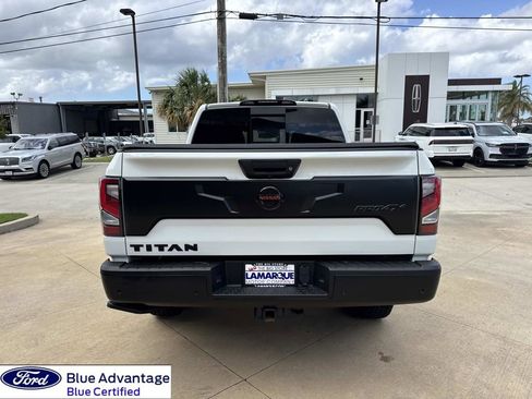 Used 2021 Nissan Titan PRO-4X w/ Pro-4x Convenience Package AWD/4WD image 9