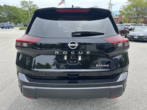 Used 2024 Nissan Rogue SV AWD/4WD image 6