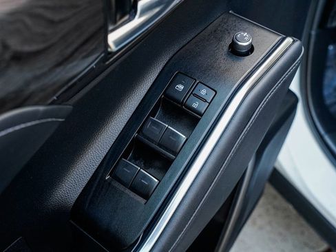 Used 2022 Toyota Highlander Platinum image 10