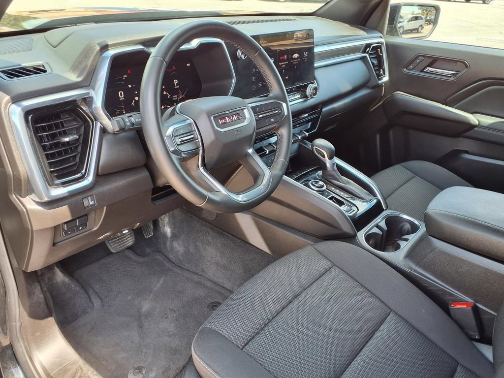 Used 2025 GMC Canyon Elevation w/ Convenience Package AWD/4WD image 21