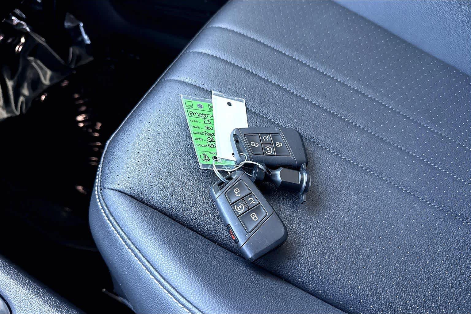 Used 2023 Volkswagen Tiguan SE FWD image 15
