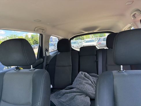 Used 2017 Nissan Pathfinder S FWD image 4