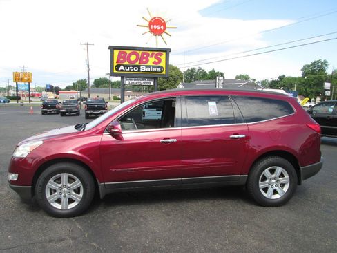 Used 2009 Chevrolet Traverse LT AWD/4WD image 2
