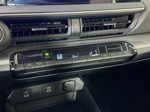 Used 2024 Toyota Prius LE image 22