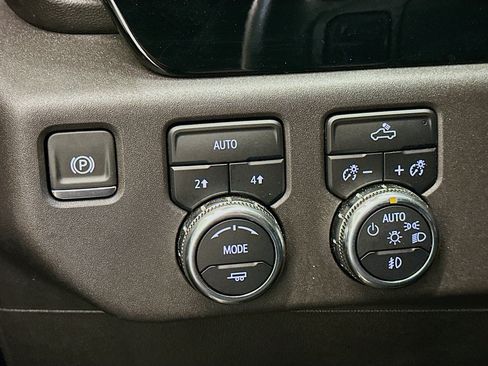 Used 2024 GMC Sierra 1500 Elevation AWD/4WD image 17