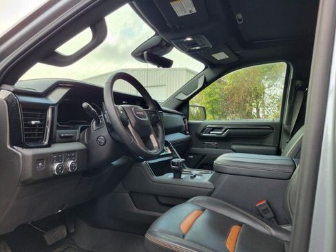 Used 2024 GMC Sierra 1500 AT4 w/ Technology Package AWD/4WD image 24