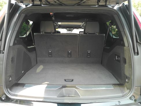 Used 2024 Cadillac Escalade ESV V w/ LPO, ONYX Package AWD/4WD image 9