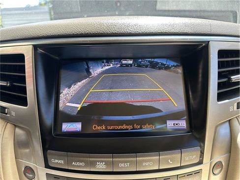 Used 2013 Lexus LX 570 4WD w/ Luxury Pkg image 25
