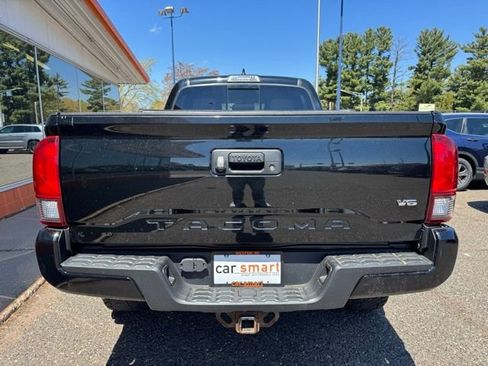 Used 2019 Toyota Tacoma TRD Sport AWD/4WD image 6