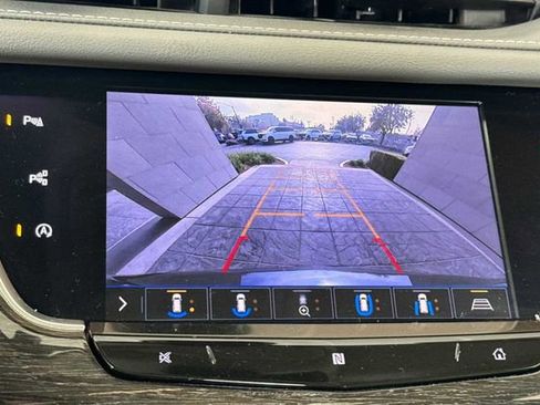 Used 2020 Cadillac XT6 Premium Luxury image 21