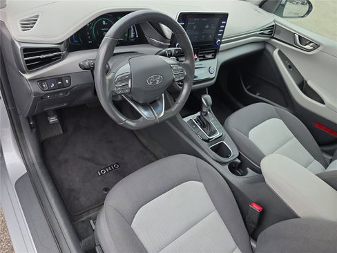 Used 2020 Hyundai Ioniq SE image 14