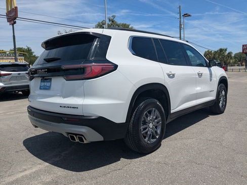 Certified 2025 GMC Acadia Elevation FWD image 4