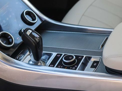 Used 2019 Land Rover Range Rover Sport Supercharged AWD/4WD image 19