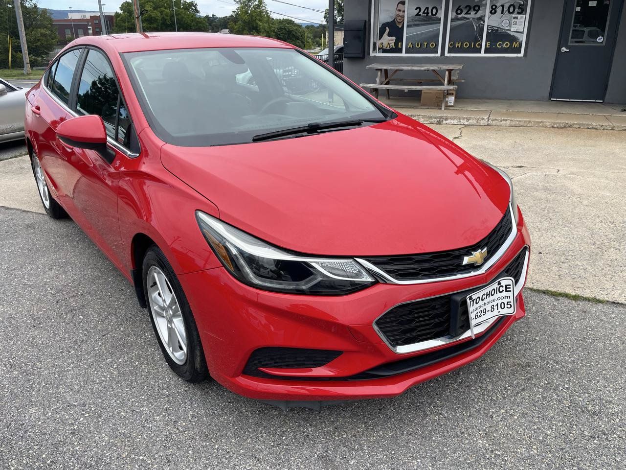 Used 2018 Chevrolet Cruze LT FWD image 23