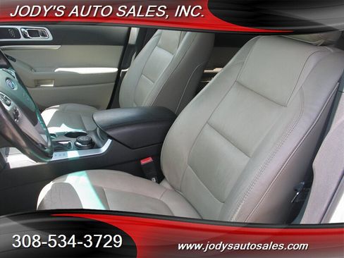 Used 2013 Ford Explorer XLT AWD/4WD image 5